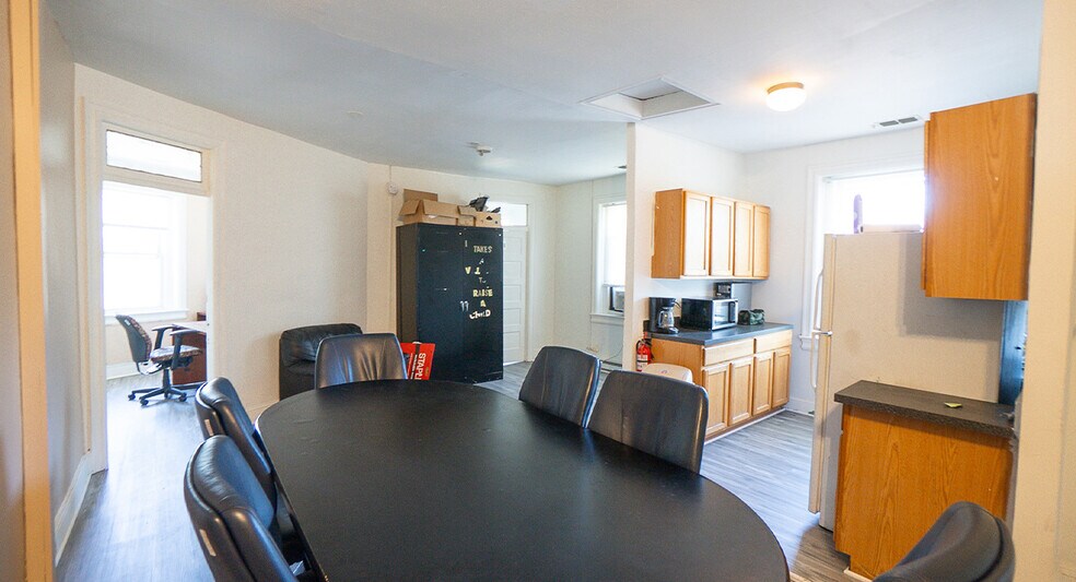 More Photos Of 2000-2002 Rhode Island Ave NE, Washington Office For Sale