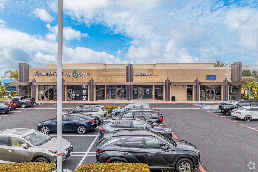 More Photos Of 3211-3295 Business Park Dr, Vista Unknown For Lease