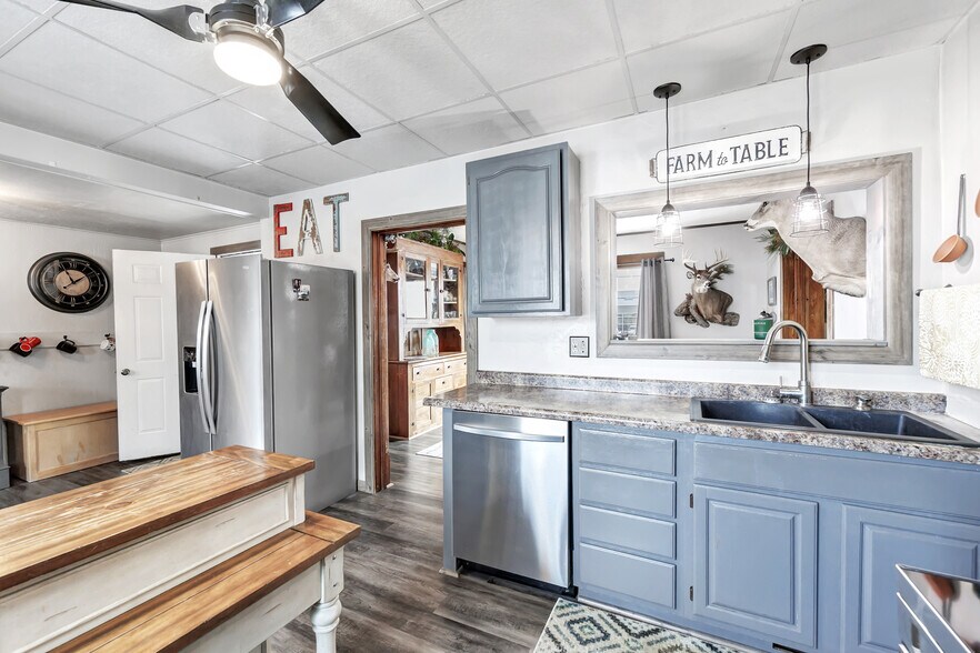 More Photos Of 513-529 Duluth Ave, Sturgeon Bay, Sturgeon Bay General Retail For Sale