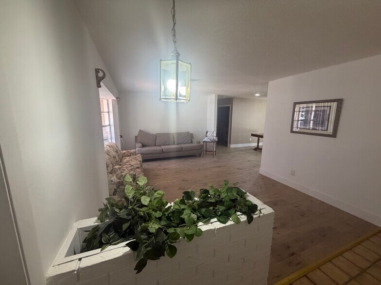 More Photos Of 35 Harbor Woods Cir, Safety Harbor Specialty For Sale