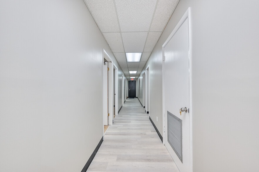 More Photos Of 5858 St Augustine Rd, Jacksonville Freestanding For Lease