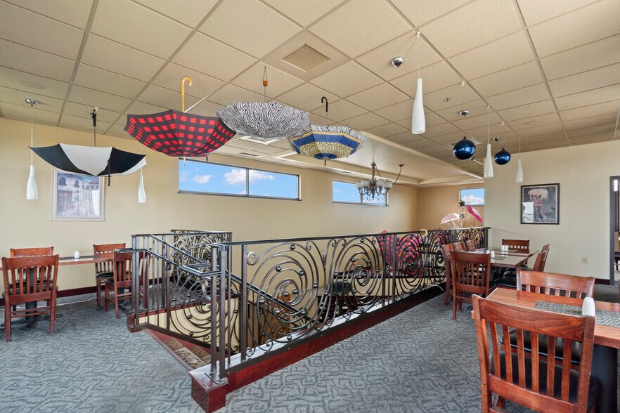 More Photos Of 824 Paul Bunyan, Bemidji Restaurant For Sale