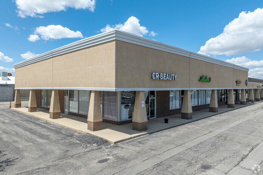 More Photos Of 10207 Grand Ave, Franklin Park Freestanding For Lease