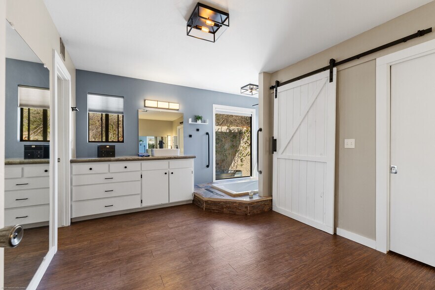 More Photos Of 10580 E Swinging Bridge Ln, Cornville Specialty For Sale