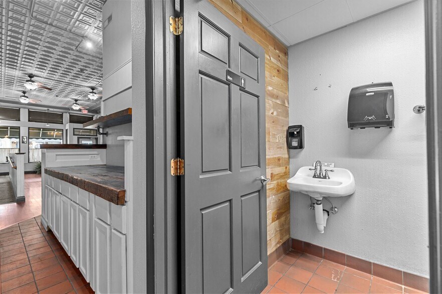 More Photos Of 221 Watson St, Ripon Storefront Retail Residential For Sale