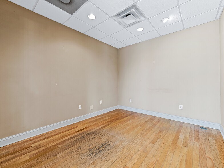 More Photos Of 373 Biltmore Ave, Asheville Medical For Lease