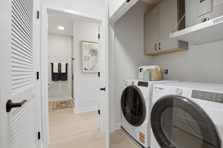More Photos Of 1850 Glenview Rd, Glenview Apartments For Lease
