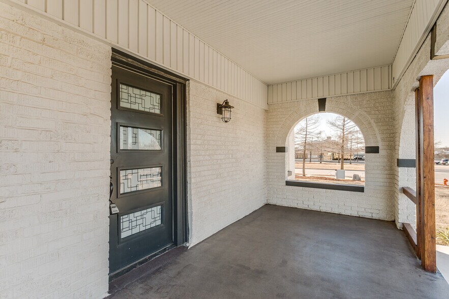More Photos Of 608 E Eubanks St, Oklahoma City Office For Sale