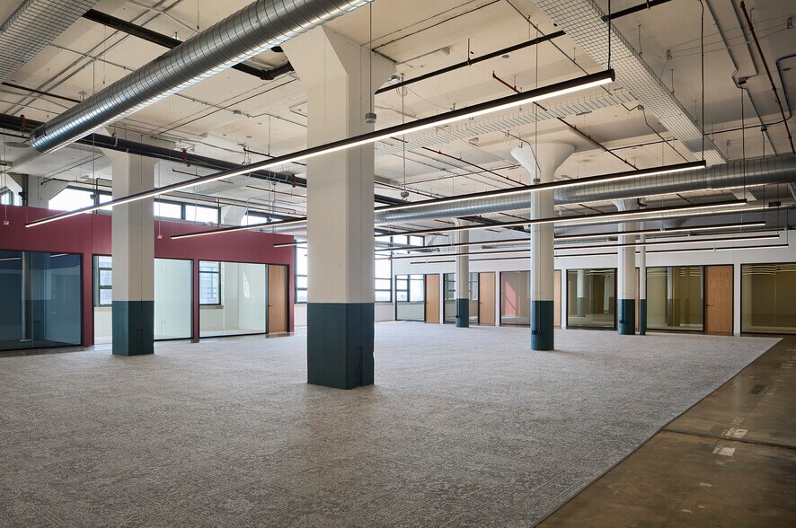 More Photos Of 4000 W Diversey Ave, Chicago Unknown For Lease