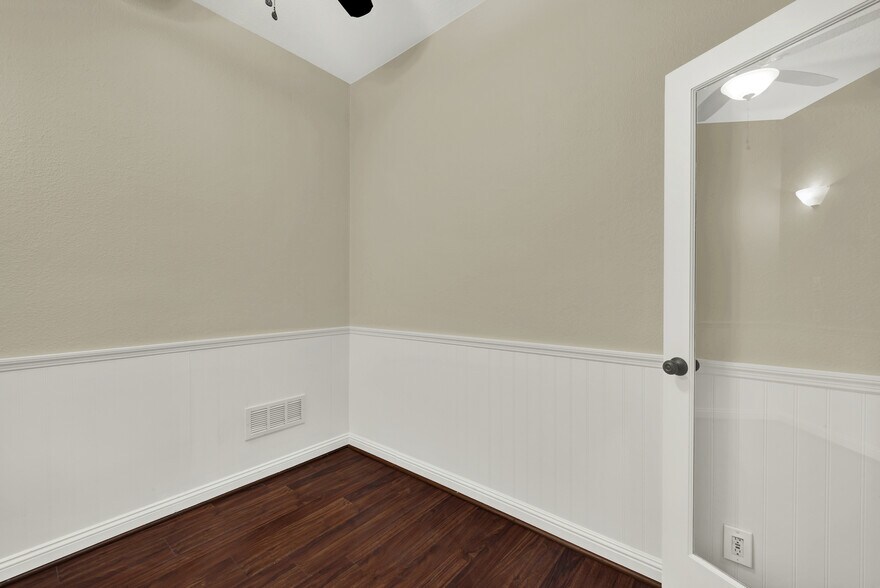 More Photos Of 354 Cernon St, Vacaville Office For Sale