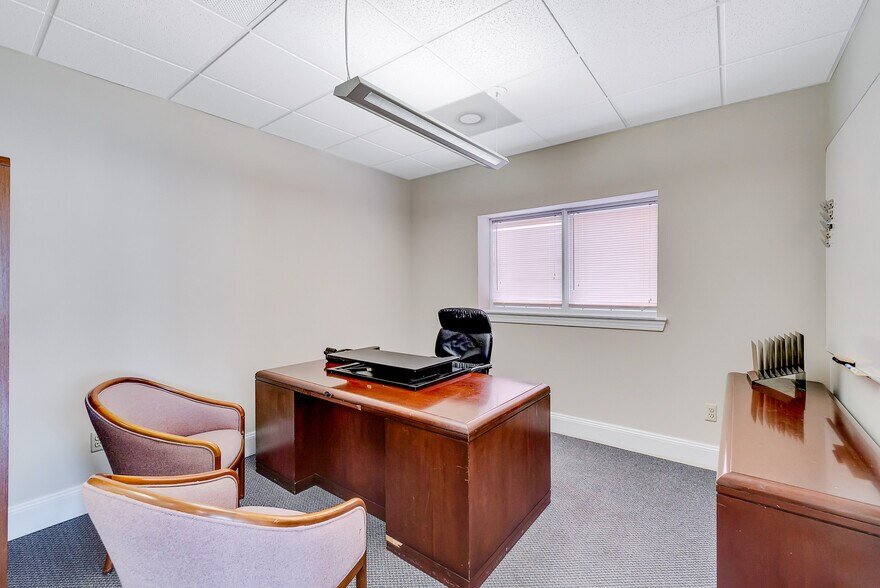 More Photos Of 124 S York Rd, Hatboro Office For Sale