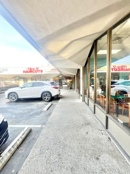 More Photos Of 7810-7890 La Riviera Dr, Sacramento Storefront For Lease