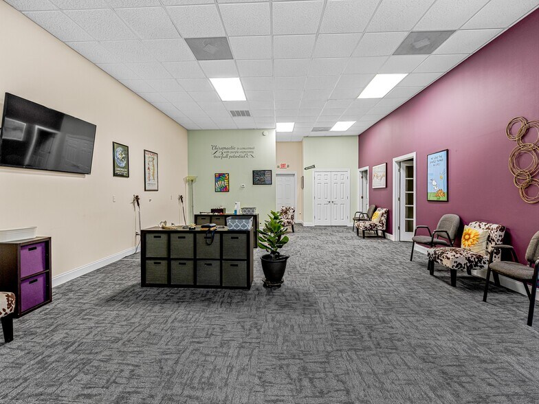 More Photos Of 271 Old Barn Rd, Hendersonville Medical For Sale