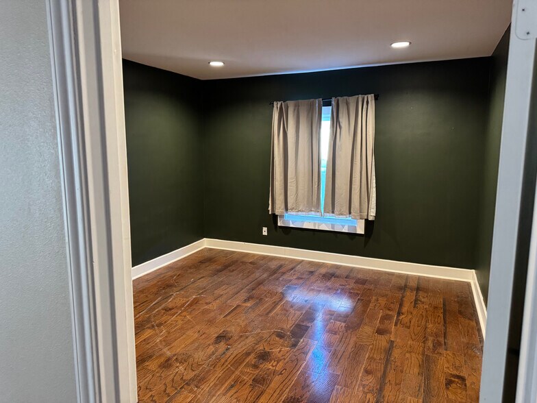 More Photos Of 102 S G St, Midland Loft Creative Space For Sale
