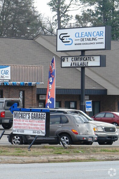 More Photos Of 1034 NE Main St, Simpsonville Auto Repair For Sale