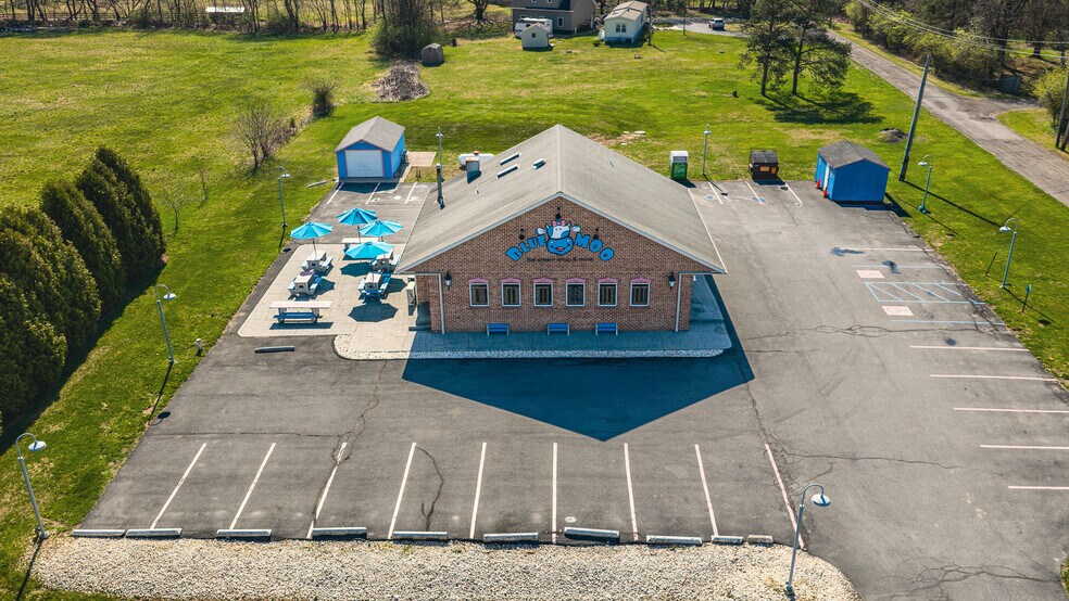 More Photos Of 2693 Community Dr, Bath Restaurant For Sale