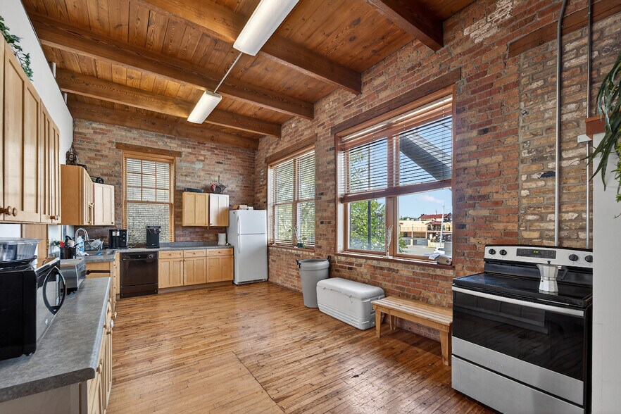 More Photos Of 510 College Ave, Racine Storefront Retail Office For Sale