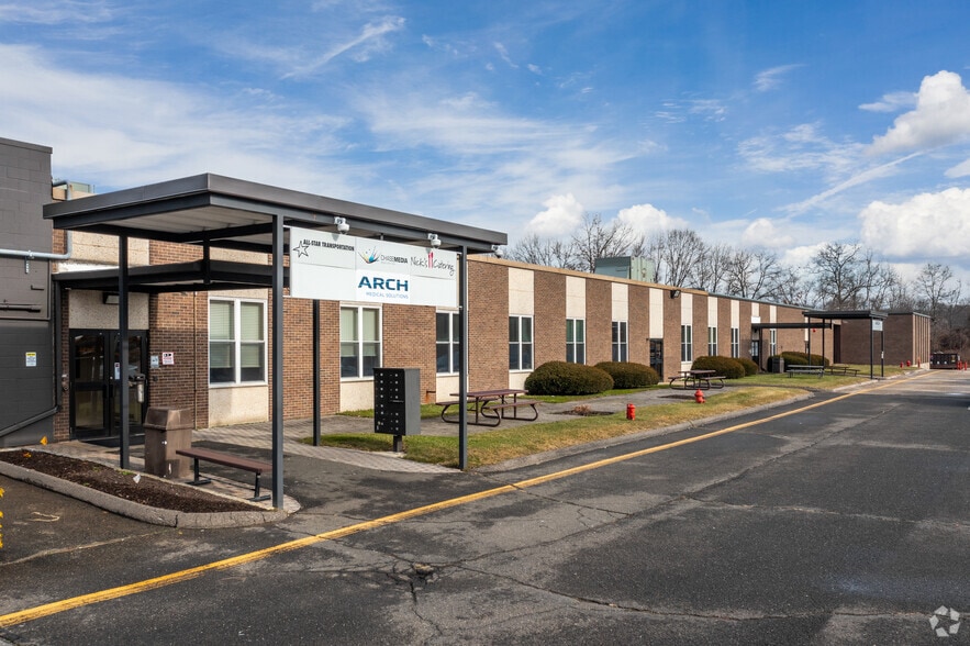 Primary Photo Of 31 Pecks Ln, Newtown Manufacturing For Sale