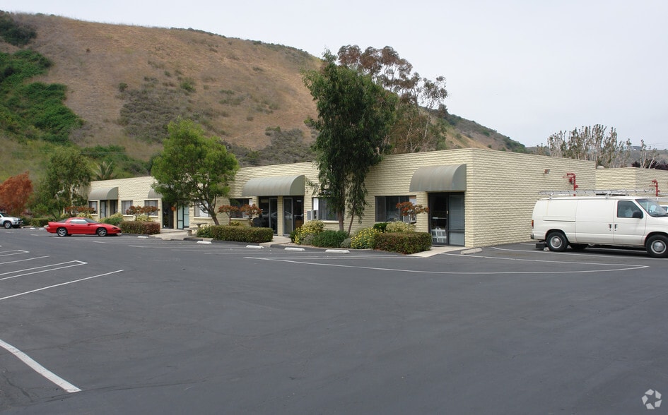 More Photos Of 10451-10455 Roselle St, San Diego Unknown For Lease