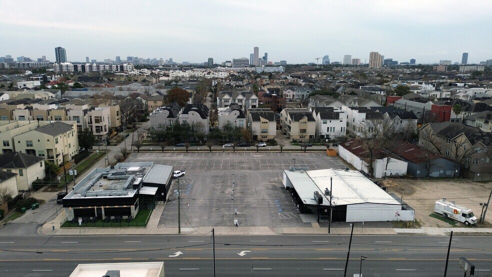 More Photos Of 5317 Washington Ave, Houston Bar For Lease