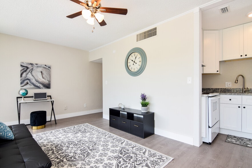 More Photos Of 3554 1st Ave N, Saint Petersburg Apartments For Sale