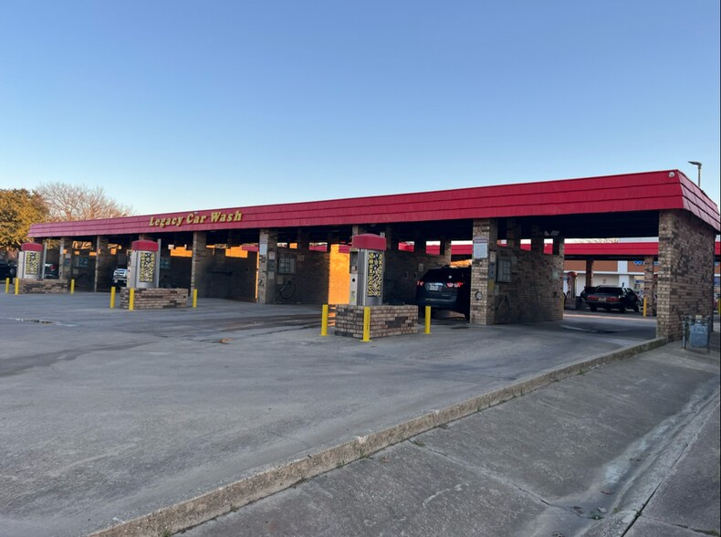 More Photos Of 2004 W Buckingham Rd, Garland Carwash For Sale