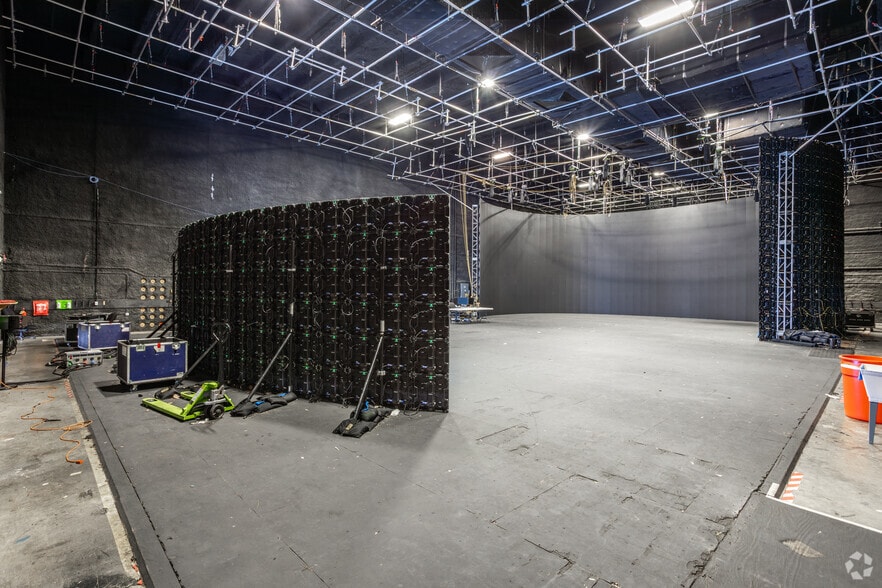 More Photos Of 3350 Greenbriar Pky SW, Atlanta Movie Radio TVStudio For Lease