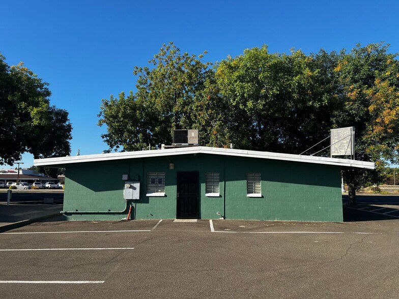 More Photos Of 610 Cypress Ave, Redding Loft Creative Space For Sale