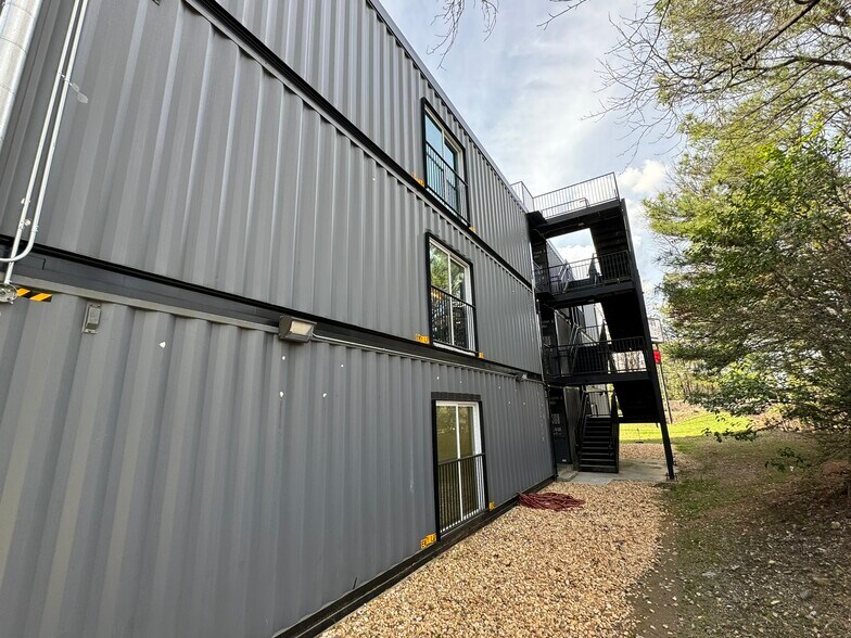 More Photos Of 1130 Chattahoochee Ave NW, Atlanta General Retail For Lease