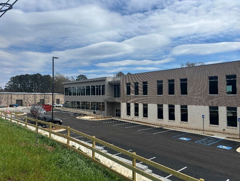 More Photos Of 7355 Main St, Woodstock Medical For Lease