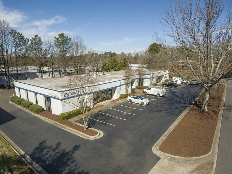 More Photos Of 3002 Kingston Ct SE, Marietta Light Distribution For Lease