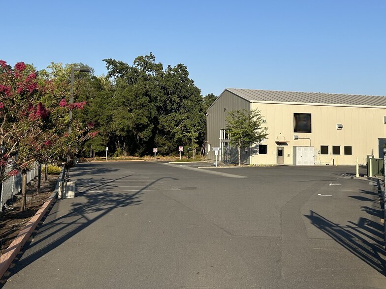 Primary Photo Of 140 Grove Ct, Healdsburg Manufacturing For Lease