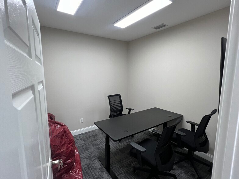 More Photos Of 4745 Sutton Park Ct S, Jacksonville Office For Lease
