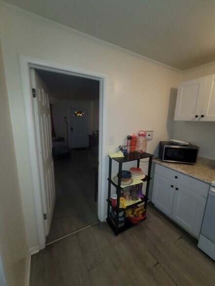 More Photos Of 1458 W 32nd St, Indianapolis Apartments For Sale