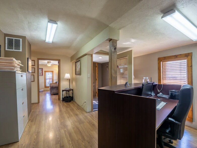 More Photos Of 1201 S Park Ave, Herrin Office For Sale