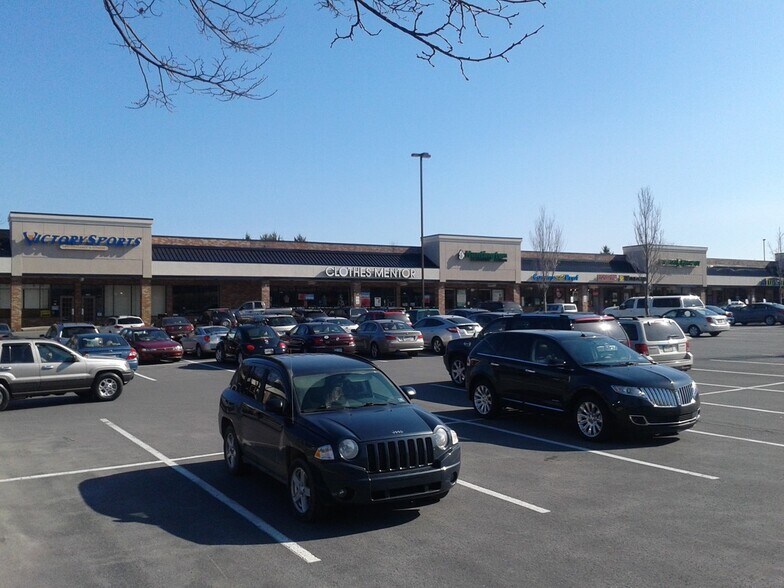 More Photos Of 100-178 Rolling Ridge Dr, State College Supermarket For Lease