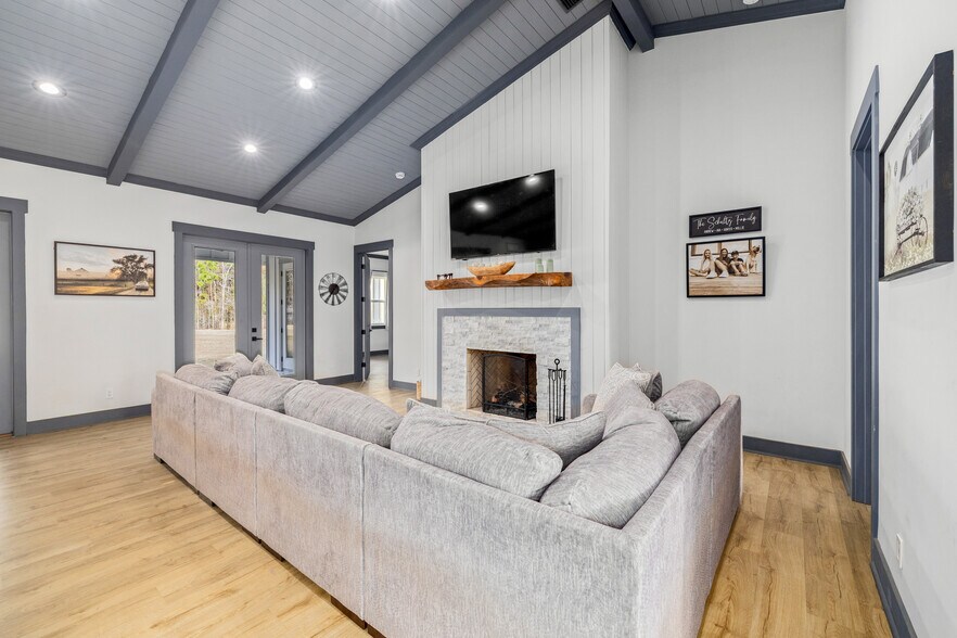 More Photos Of 6012 Long Branch Rd, Jacksonville Horse Stables For Sale