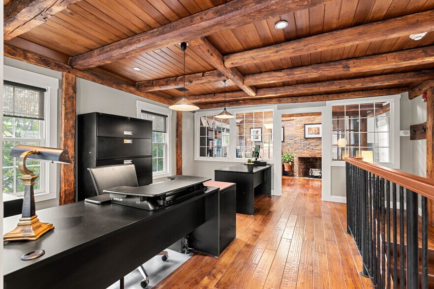 More Photos Of 8 Essex St, Salem Office For Sale