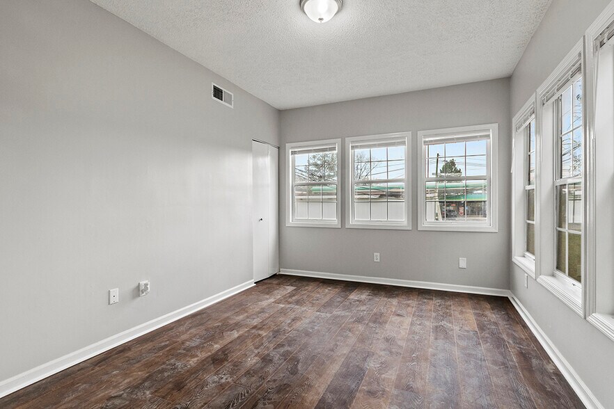 More Photos Of 400 S Center St, Thomaston Apartments For Sale