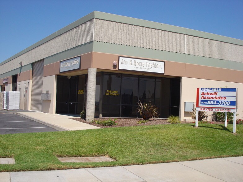 More Photos Of 1611-1635 W San Bernardino Rd, Covina Warehouse For Lease