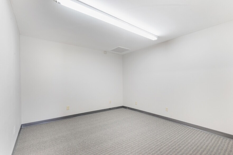 More Photos Of 3704 Andersonville Hwy, Andersonville Freestanding For Sale