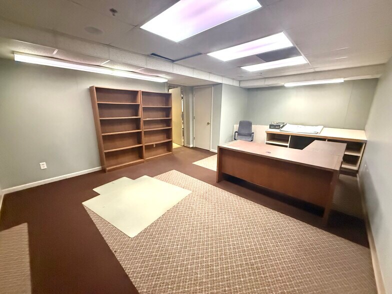 More Photos Of 200 E Lafayette St, Bloomington Service For Sale