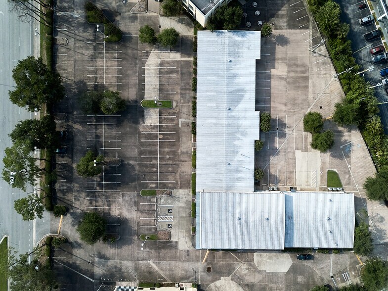 More Photos Of 705 Wells Rd, Orange Park Light Manufacturing For Lease