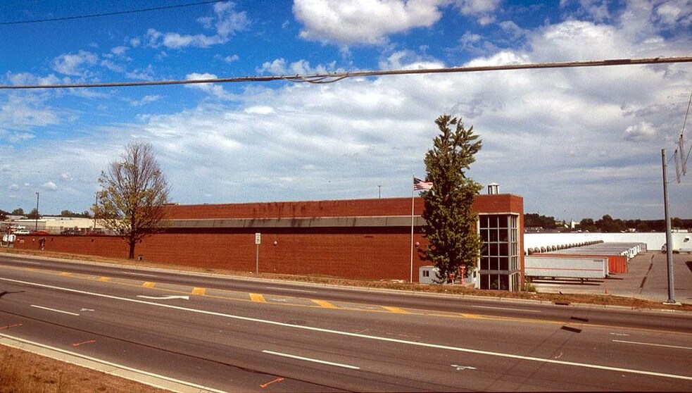 More Photos Of 98 Glendale-Milford Rd, Cincinnati Warehouse For Sale