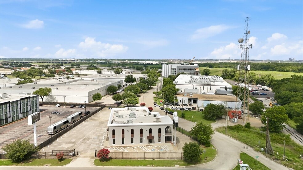 More Photos Of 8855 N Stemmons Fwy, Dallas Office For Sale