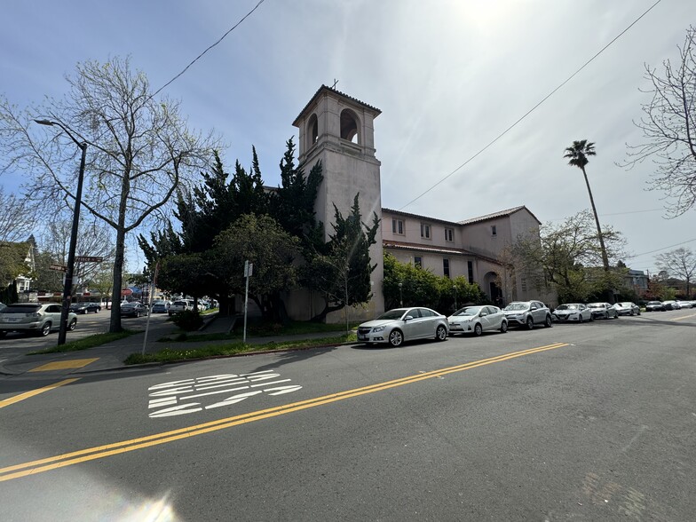 Primary Photo Of 2330 Prince St, Berkeley Schools For Sale