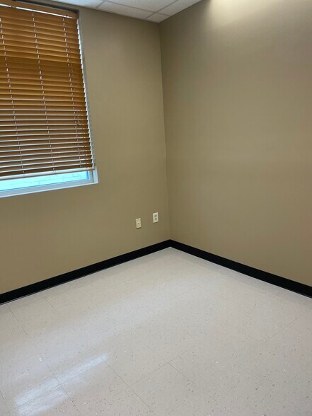 More Photos Of 3115 College Park Dr, Conroe Medical For Sale