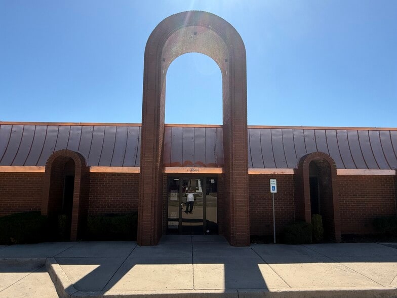 More Photos Of 2644 NW 63rd St, Oklahoma City Bank For Sale