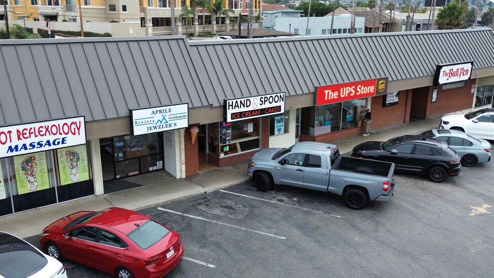 More Photos Of 302-328 Avenue I, Redondo Beach Storefront For Lease