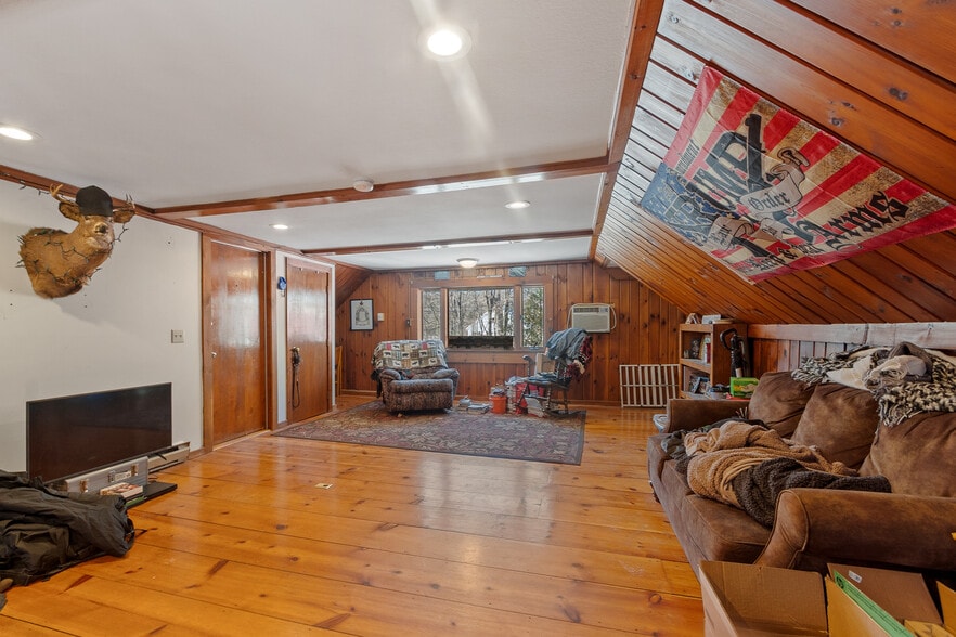 More Photos Of 561 Main St, Boxford General Retail For Sale